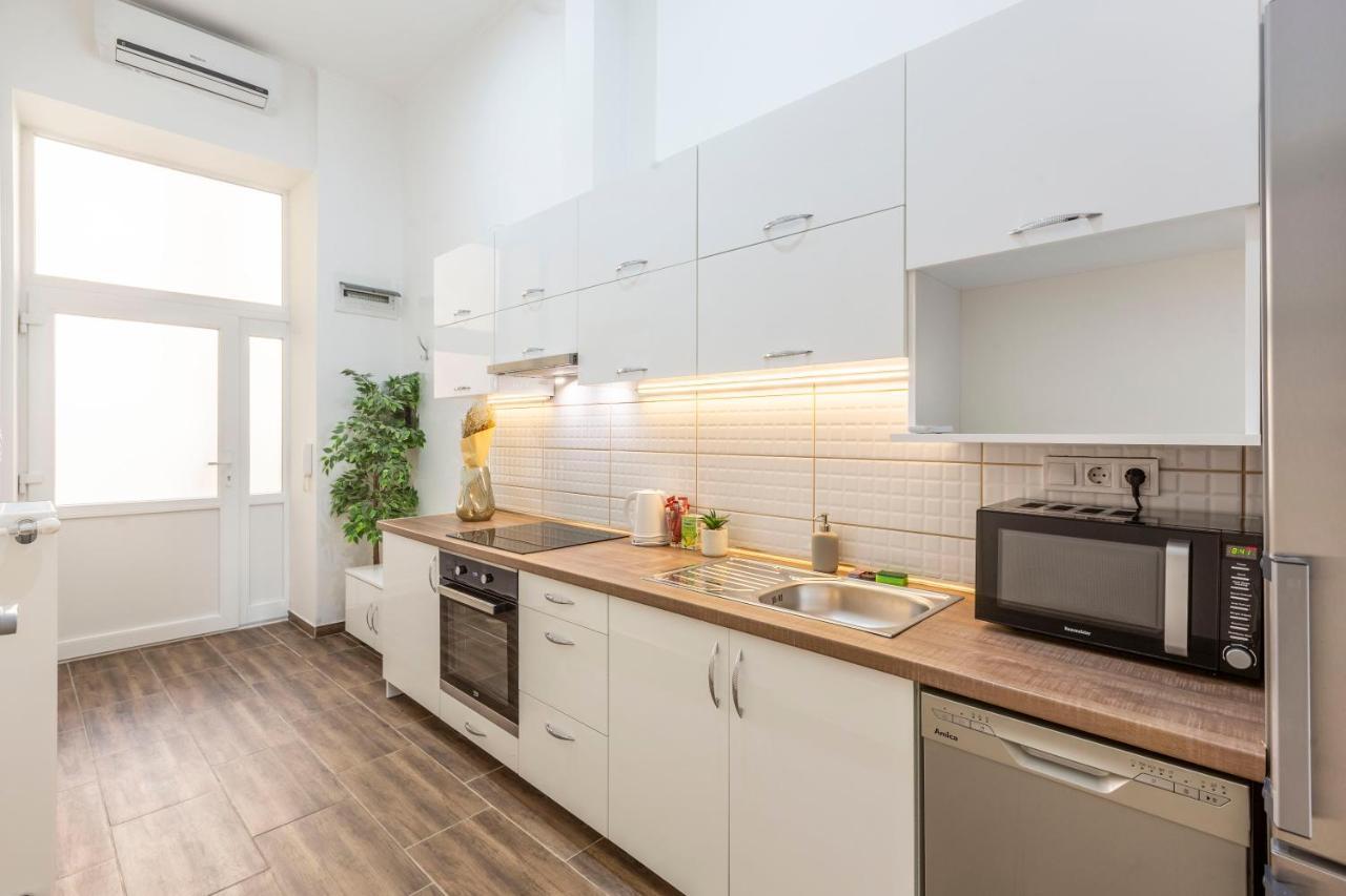 Cozy & Pleasant Homes In The Heart Of Budapest Eksteriør bilde