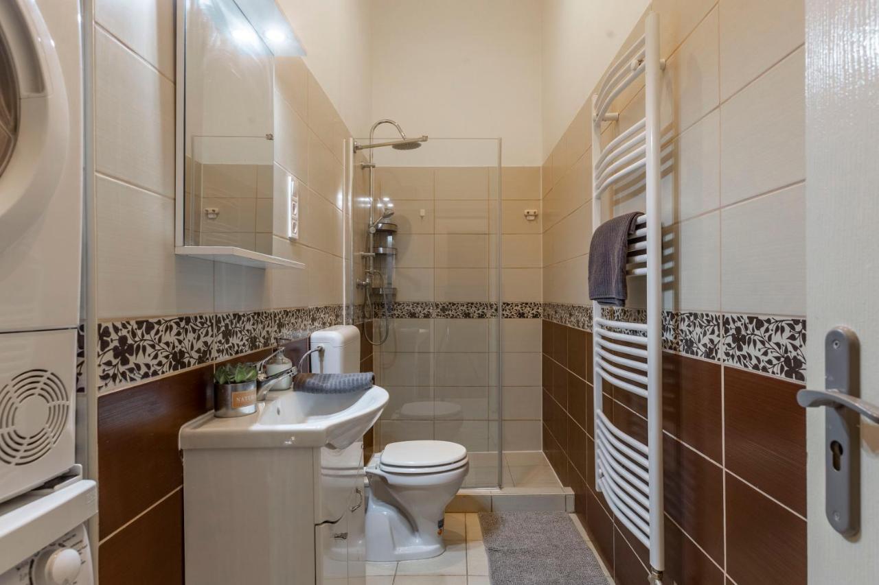 Cozy & Pleasant Homes In The Heart Of Budapest Eksteriør bilde