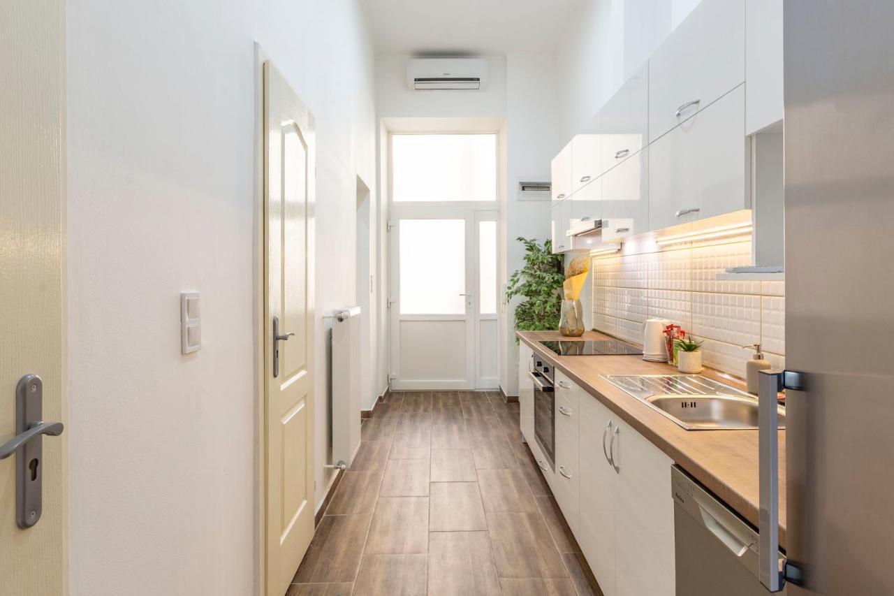 Cozy & Pleasant Homes In The Heart Of Budapest Eksteriør bilde